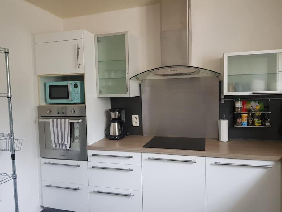 Villa Familiale Dans Un Quartier Residentiel